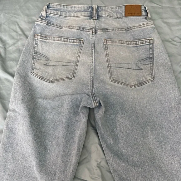 American Eagle Outfitters Light Blue Straight Leg Jeans - Picture 3 of 6